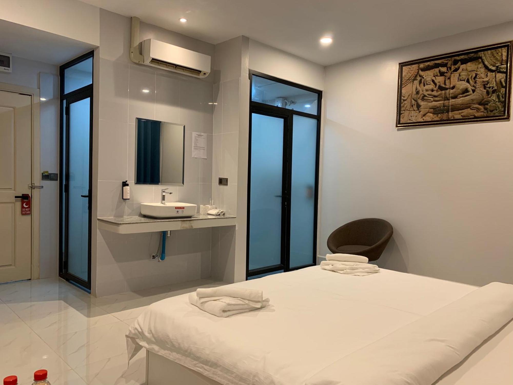 Nico'S Hotel And Skybar Siem Reap Exterior photo